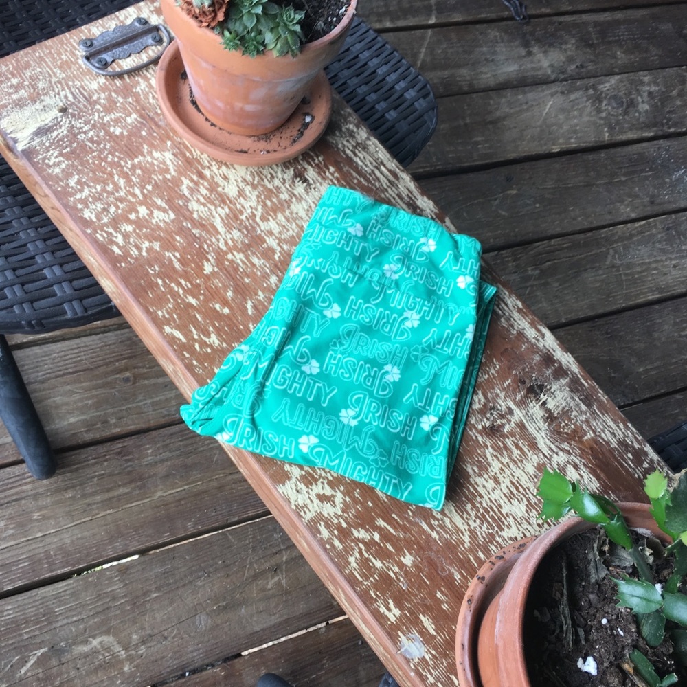 NWOT 🍀 Lucky Leggings LuLaRoe 🍀 $10